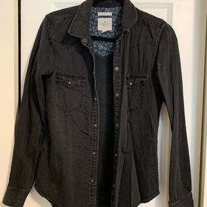 Black lightweight button up